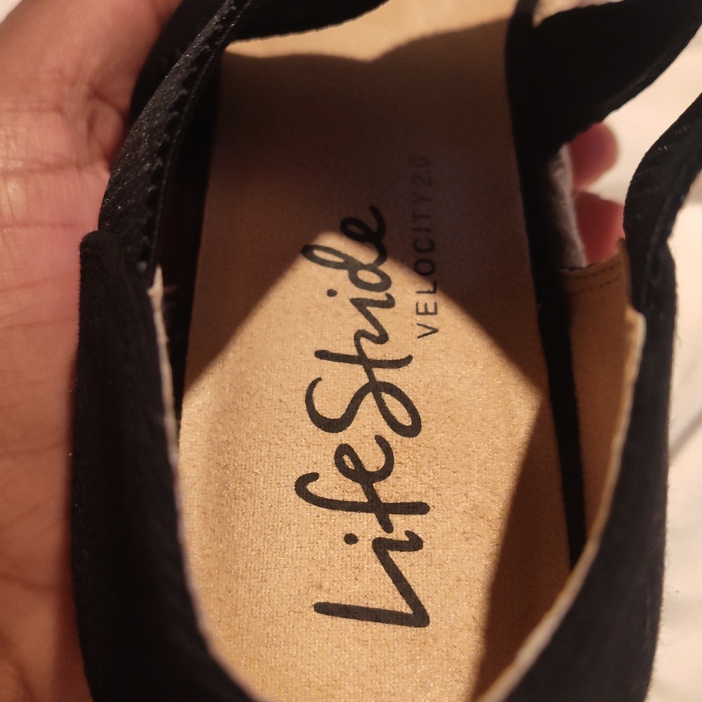 Shoes - Picture 4 of 5